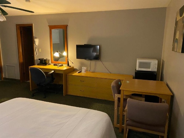 Diamond Motel - Abilene image 13