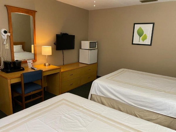 Diamond Motel - Abilene image 6